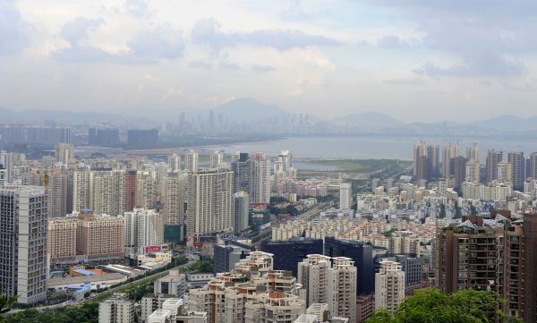 美媒关注深圳拆除"城中村":"握手楼"渐失