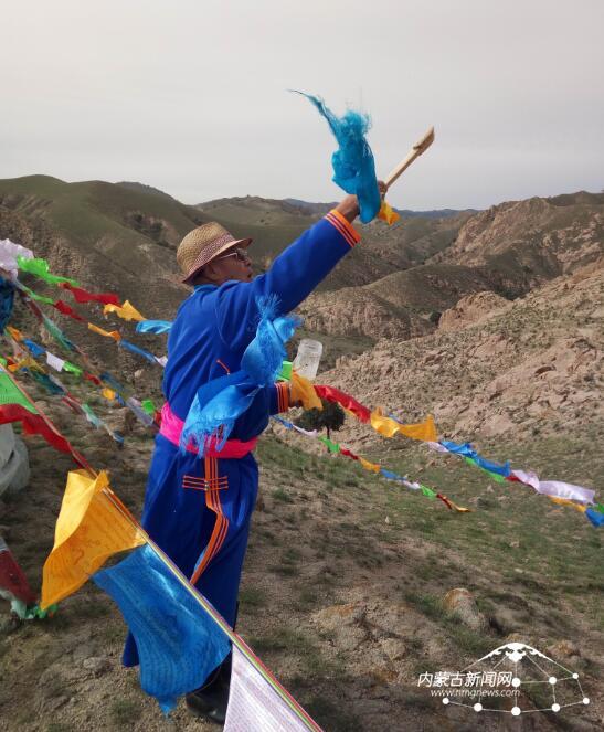乌拉特牧民举行哈撒儿祭祀