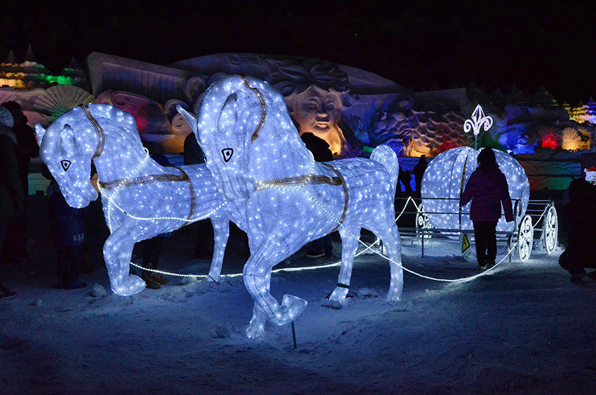 包头市首届冰雪文化旅游节拉开帷幕