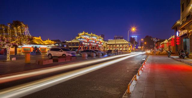 内蒙古呼和浩特市玉泉区大召文化产业群落街区夜景,1月23日摄