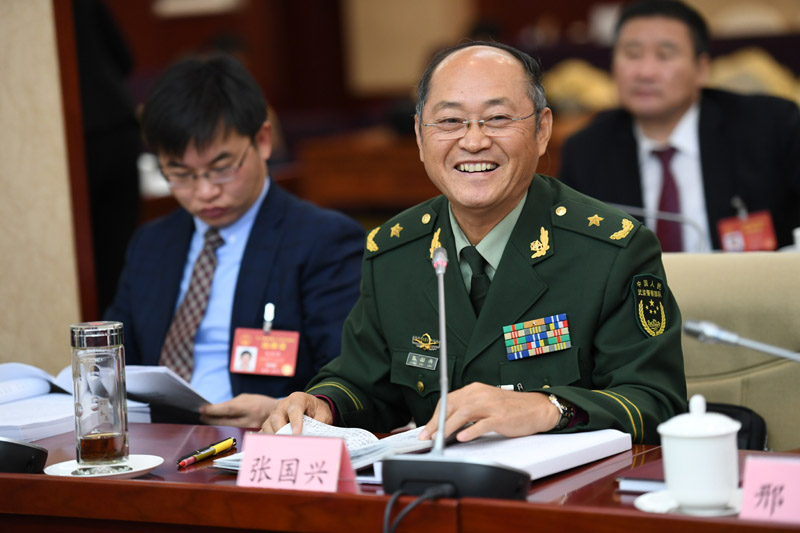 3月10日,内蒙古代表团张国兴代表在审议民法总则草案时发言.