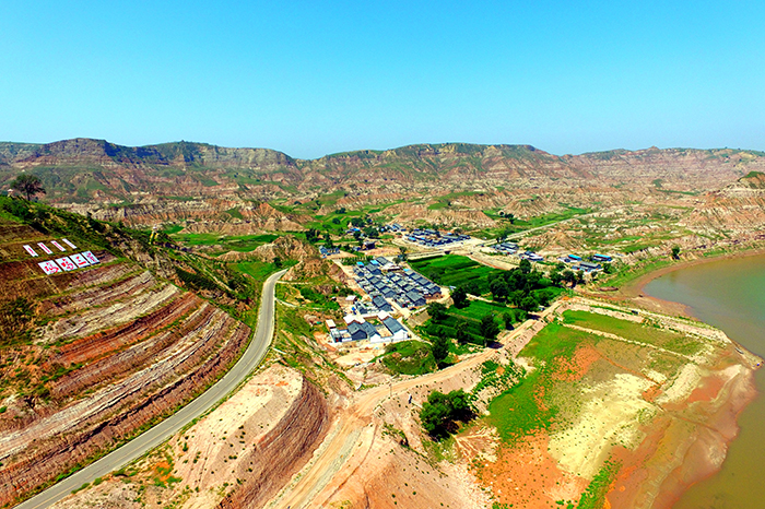 黄河九十九道弯 我在弯头观小占
