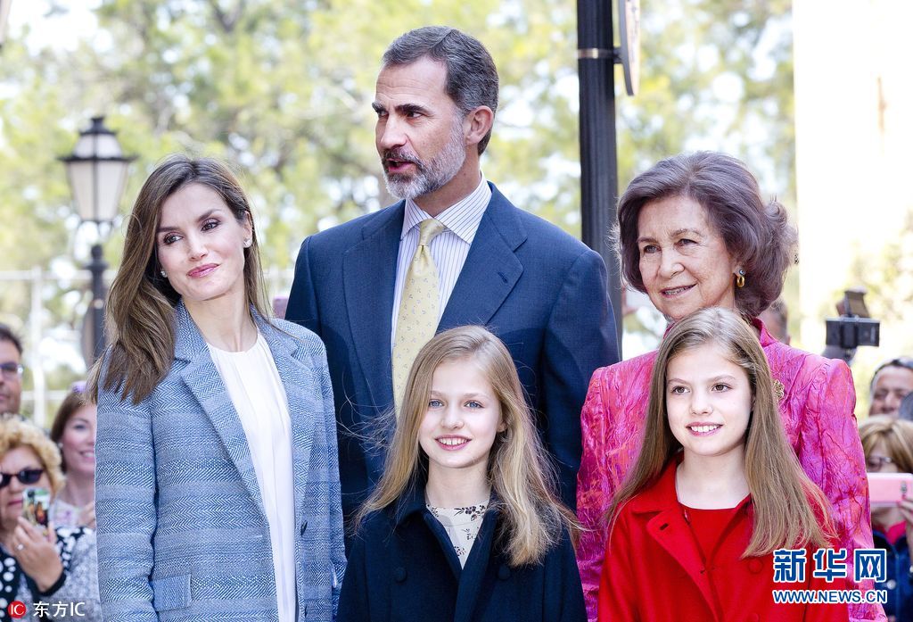 西班牙王室出席复活节活动小公主甜美抢镜组图