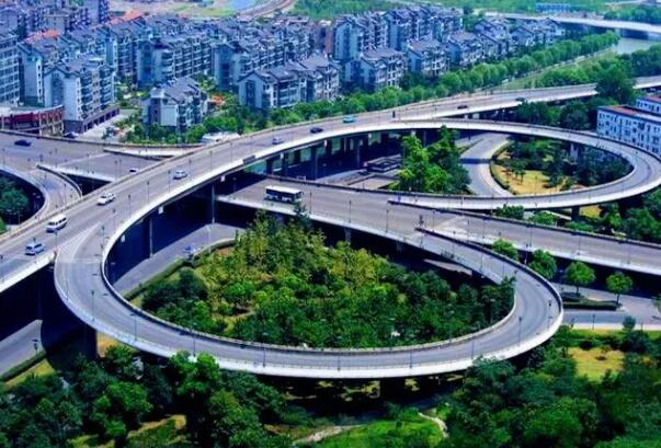 呼和浩特开启全新交通出行方式brt快速公交