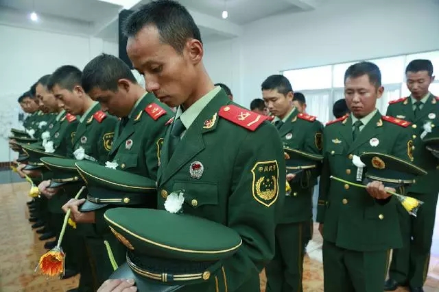 战友们沉痛悼念王磊