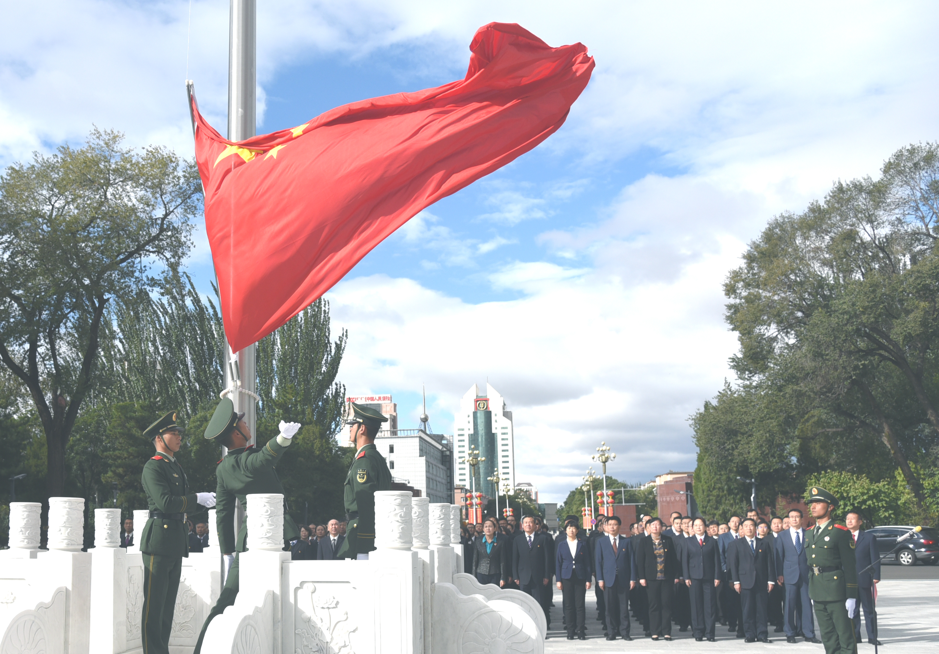 国旗下的洗礼-新闻中心-内蒙古新闻网