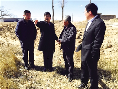 說起現在的生活,準格爾旗龍口鎮麻地梁村張愛女老人都感動地眼泛淚花