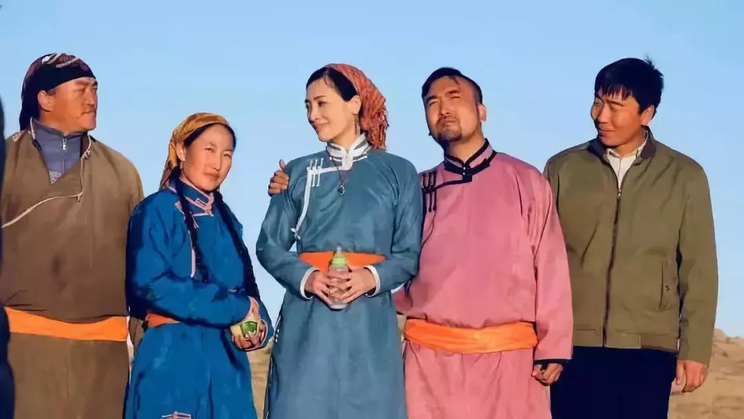 不同寻常的公安片来了电影片警宝音今日在人民大会堂首映