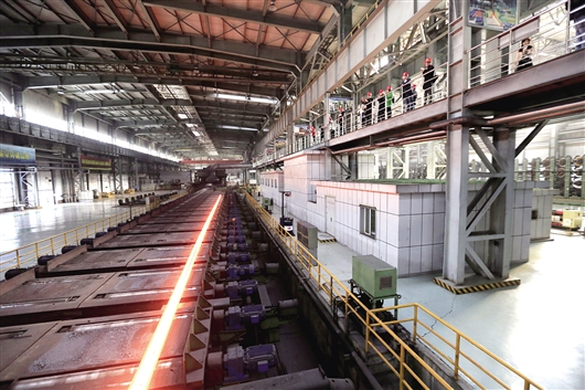 包钢轨梁厂 李强摄包钢紧跟国家战略发展部署,积极参与雄安新区建设及