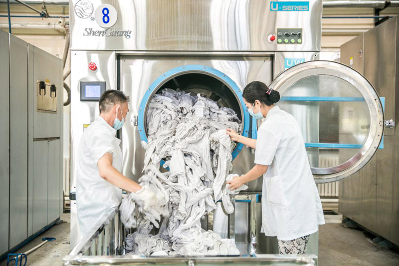 高温下的客运洗涤车间