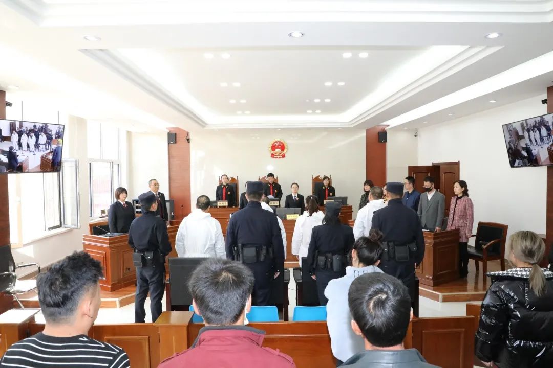 一家四口因敲詐勒索尋釁滋事等被判刑