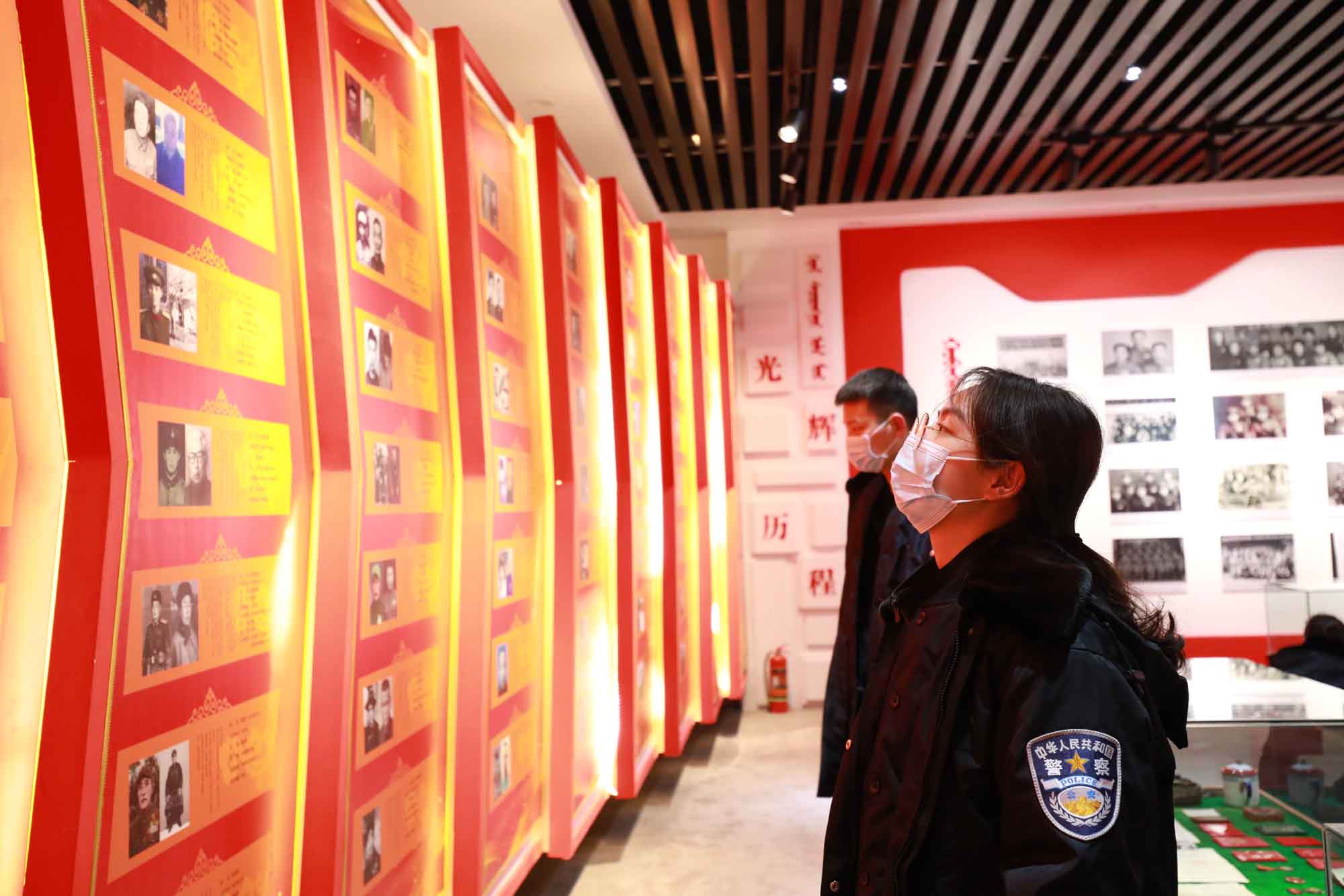 嘎达布其出入境边防检查站组织实践锻炼民警开展"感受民族历史文化,牢