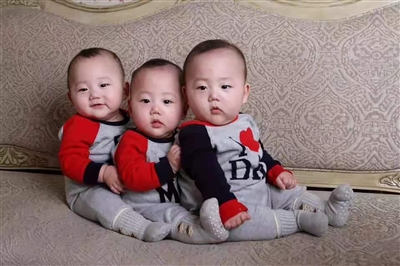 三胞胎妈妈杨寓涵:家有三宝,累并快乐着-国内频道-内蒙古新闻网