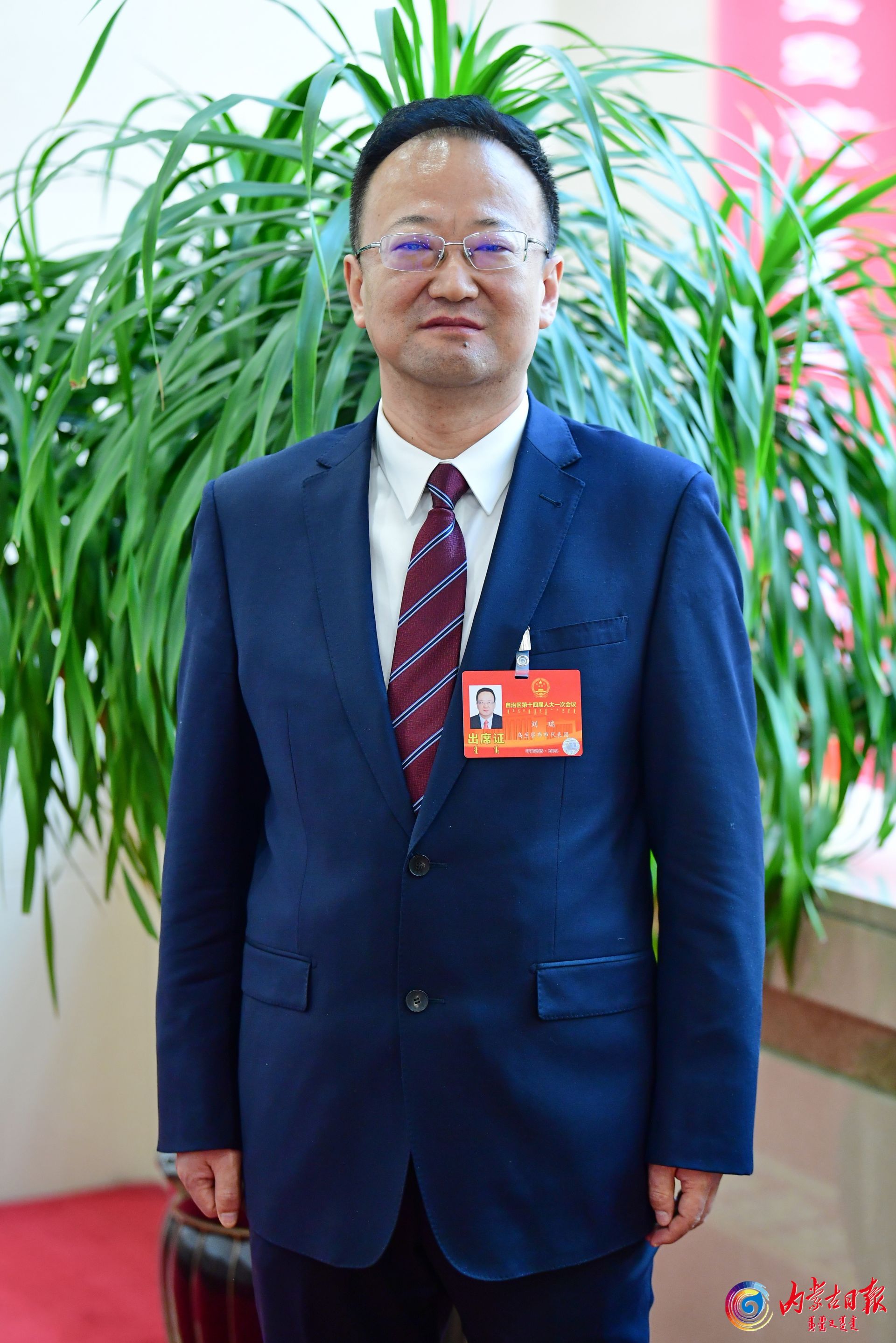 刘瑞代表:加大优质牧草种植政策扶持-新闻中心-内蒙古新闻网