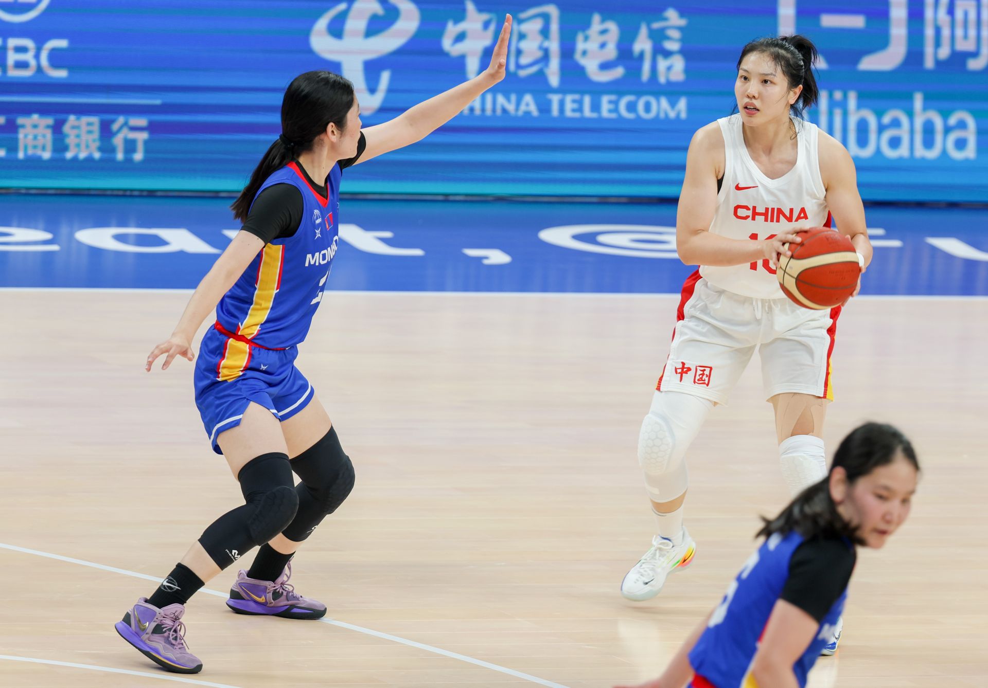 中国女篮亚运首秀内蒙古农信女篮3名球员亮相