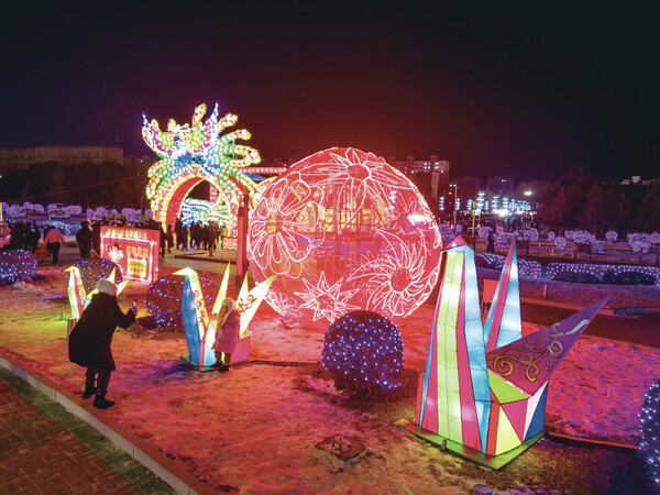 花灯璀璨迎新春