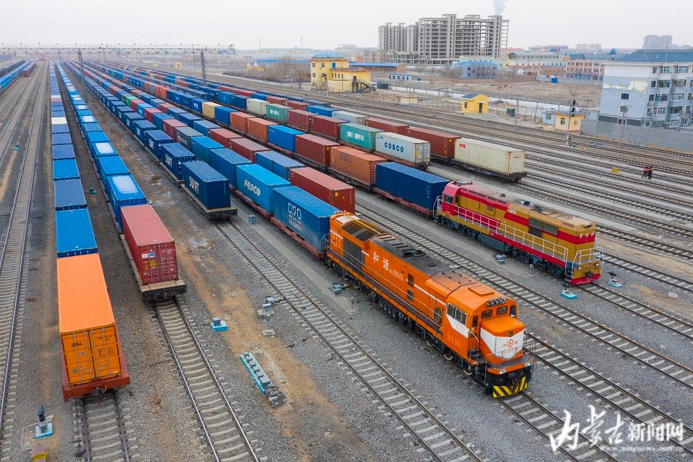 二连浩特铁路口岸今年以来通行中欧班列突破500列-新闻中心-内蒙古
