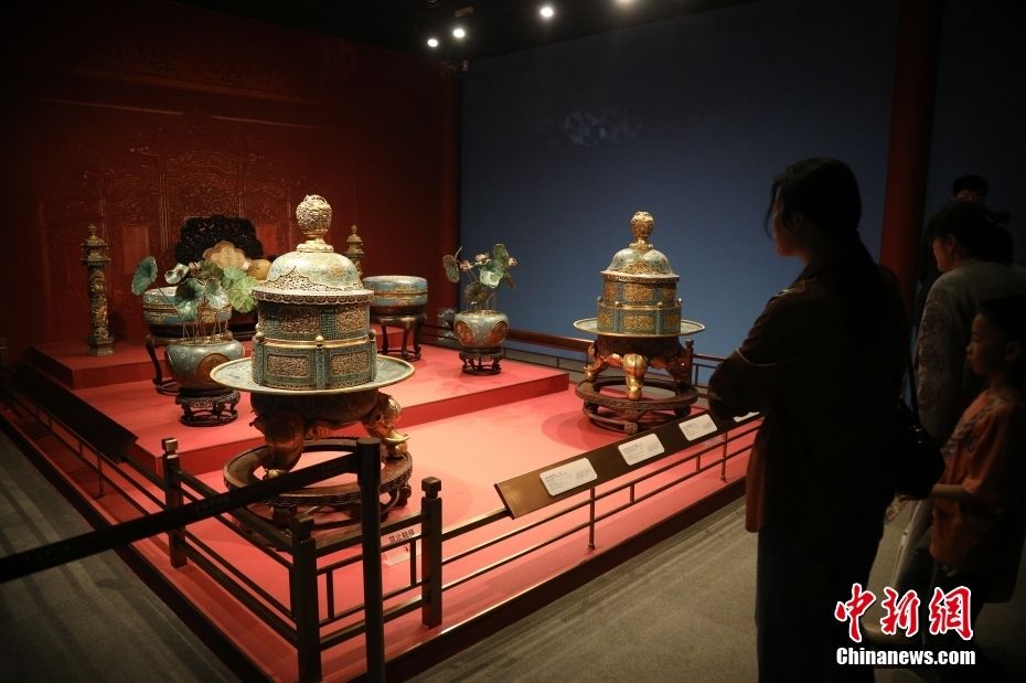 收藏家张宗宪向上海博物馆捐赠掐丝珐琅器珍品-国内频道-内蒙古新闻网