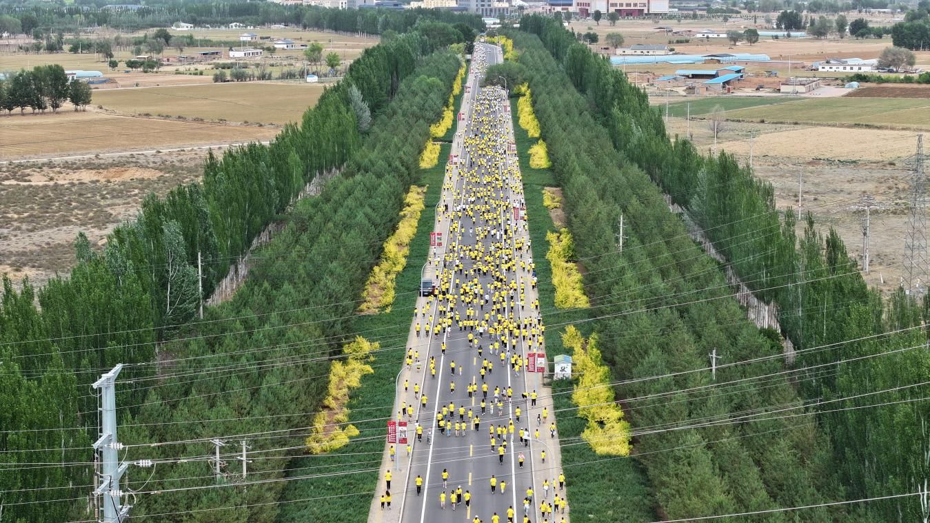 内蒙古鄂托克前旗:mini马拉松点燃全民健身热