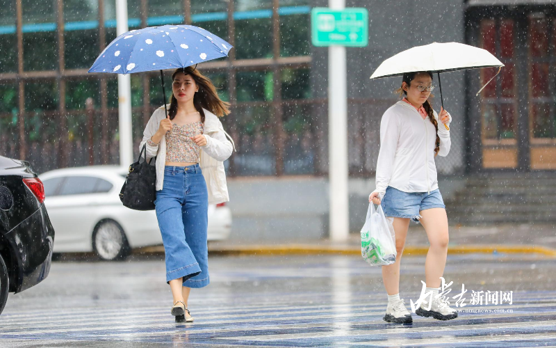 夏雨送清凉-新闻中心-内蒙古新闻网