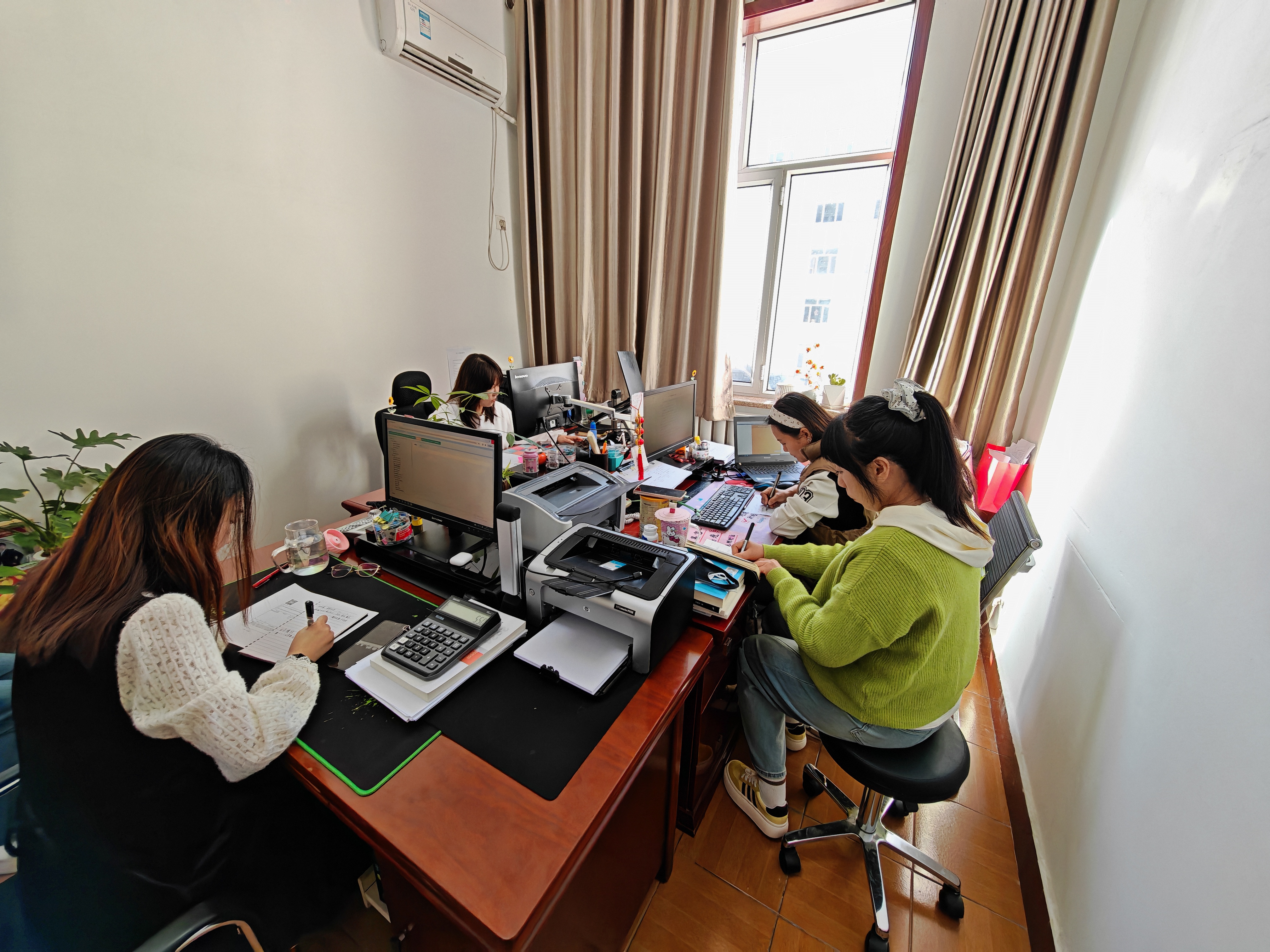 内蒙古电力集团乌海供电公司综合事务中心核算组开展财务业务培训